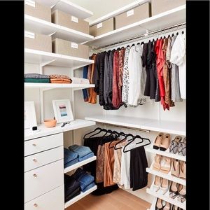 reseller mystery bundle - 6 items - mall brands - women’s M